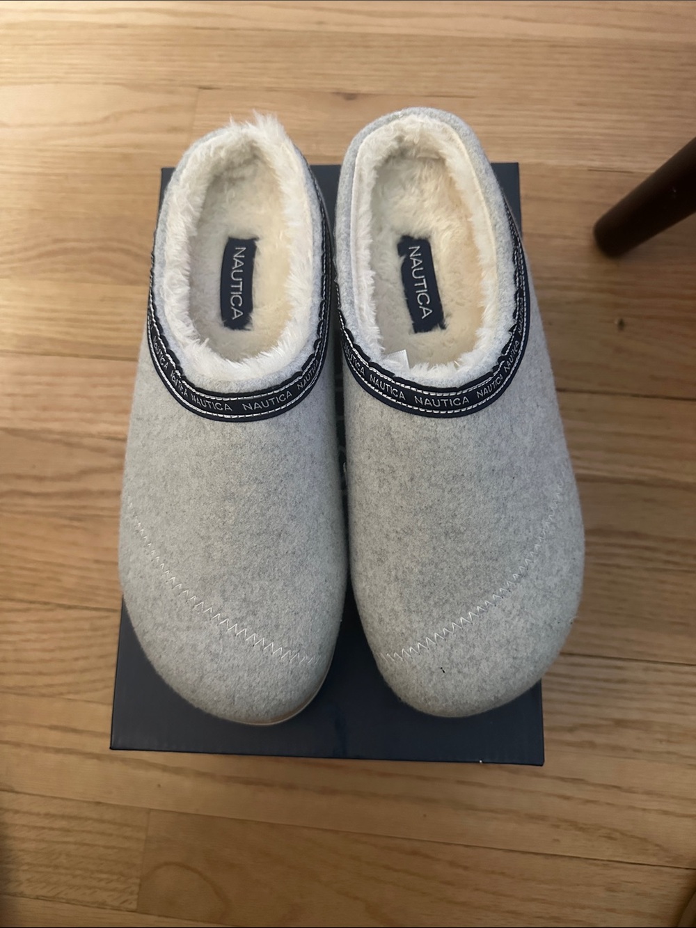 Nautica Women's Light Gray Fleece-Lined Slip-On Slippers